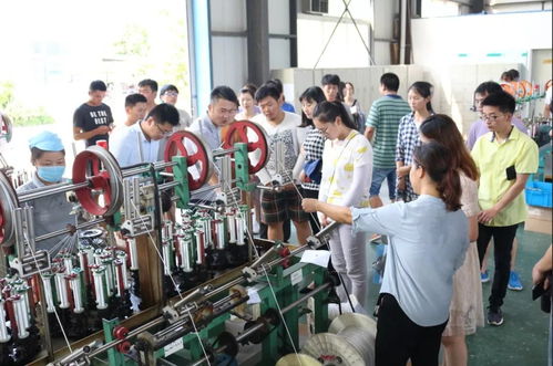 凝聚青年 服務(wù)中心 夏集學(xué)子 企業(yè)行